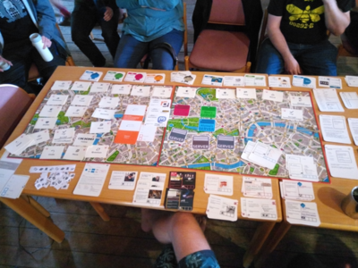 Hier wurde im Rahmen eines Workshops die Funktionsweise des Fediverse mittels eines Boradgames veranschalicht.