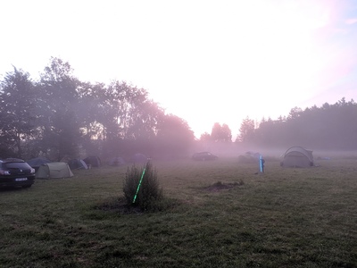 Campground im Morgengrauen.